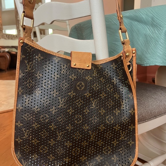 Louis Vuitton Green Interior Monogram Crossbody - Picture 2 of 10